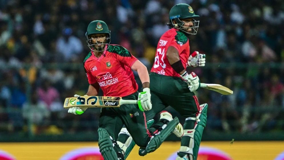 ৪ ওপেনার নিয়ে বাংলাদেশ করল ১৫৪