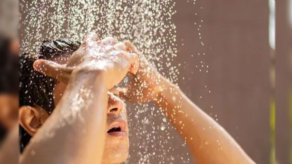 রাতে গোসল করলে কী উপকার