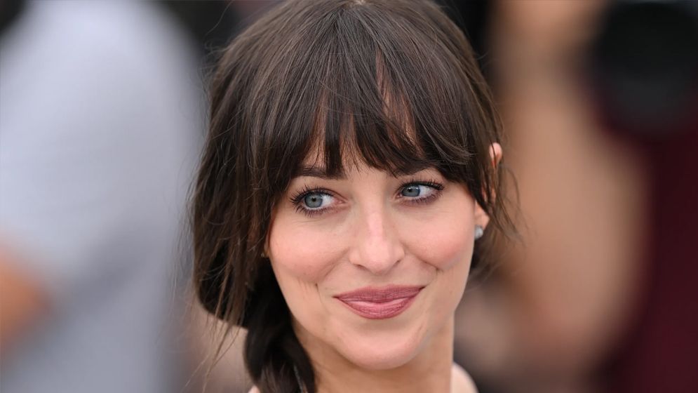 উষ্ণতা এড়াতে চান ডাকোটা জনসন