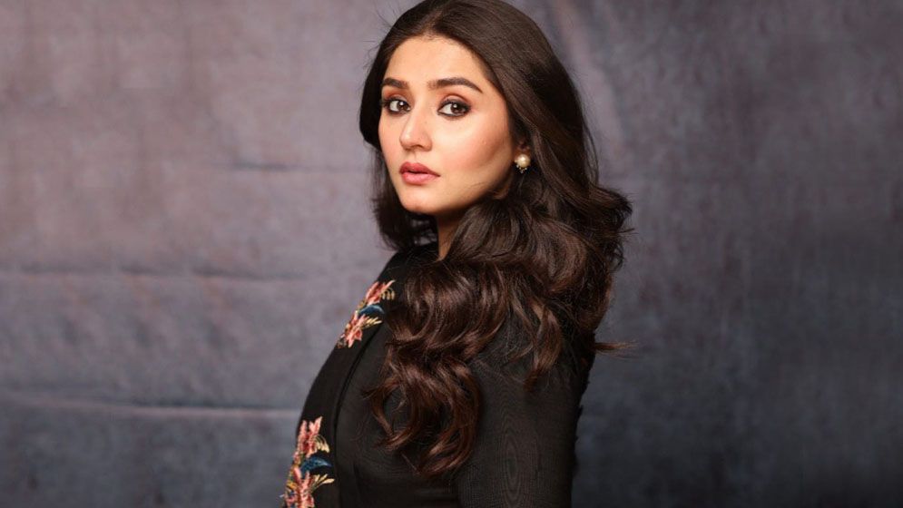 এবার ‘মৃত্যু’ নিয়ে দুর-ই- ফিশানের পোস্ট, কী লিখলেন অভিনেত্রী?