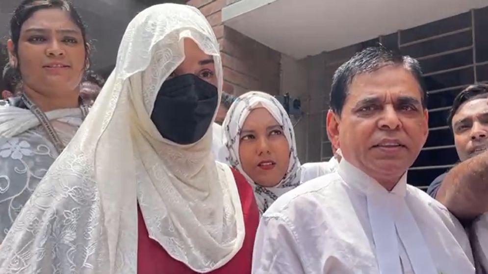 হত্যাচেষ্টা মামলায় জামিন পেলেন অপু বিশ্বাস