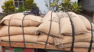 রামগতিতে জেলেদের প্রণোদনার চাল জব্দ, আটক পাচারকারী উধাও