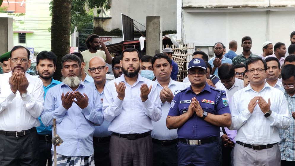 চাঁপাইনবাবগঞ্জে জুলাই শহীদ স্মৃতিস্তম্ভ নির্মাণ কাজের উদ্বোধন