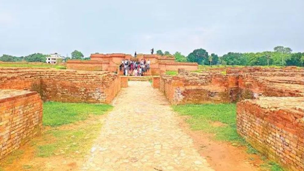 প্রাচীন সভ্যতার নিদর্শন শালবন বিহার