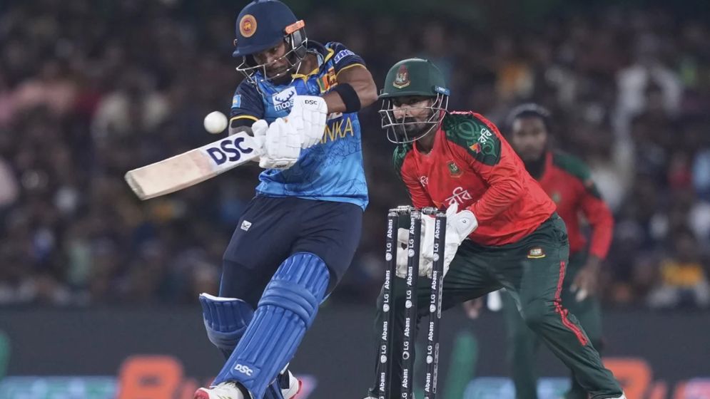 সিরিজ নির্ধারণী ম্যাচে টস জিতে ব্যাটিংয়ে শ্রীলংকা