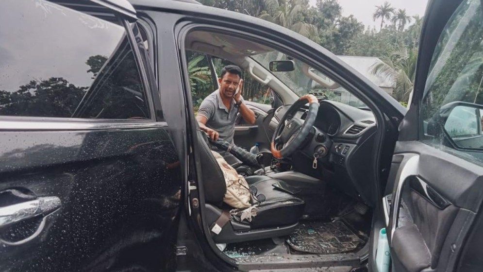 গোপালগঞ্জে এবার ইউএনওর গাড়ি বহরে হামলা, ভাঙচুর