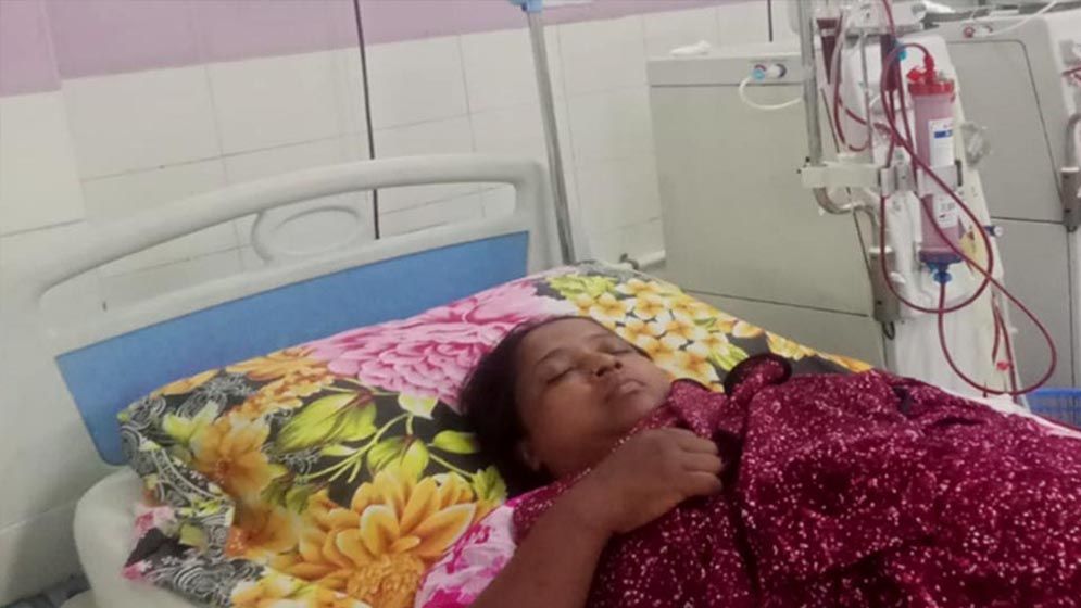 টাকার অভাবে থেমে আছে চিকিৎসা, বাঁচতে চায় মাহমুদা