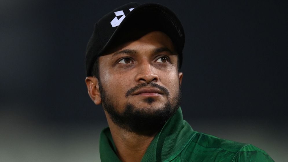 দেশে কদর নেই, বিদেশি দলের অধিনায়ক সাকিব