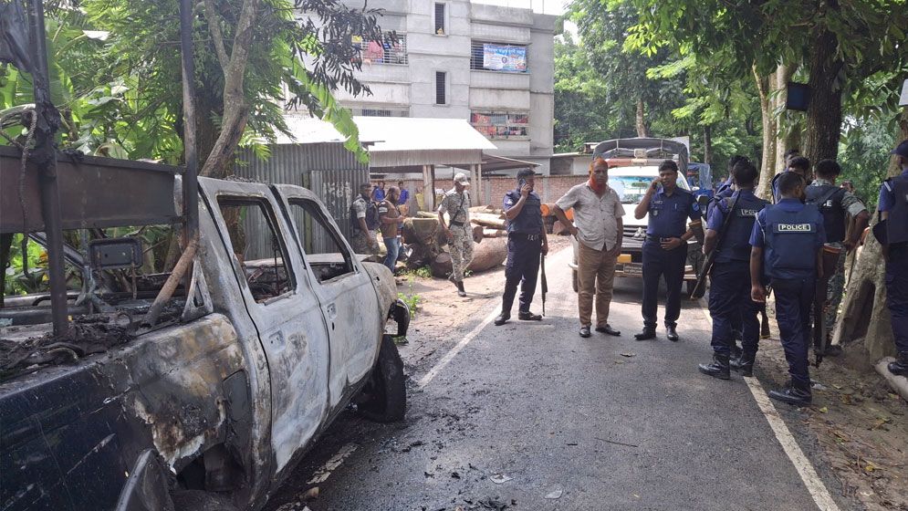 আওয়ামী সন্ত্রাসীদের নারকীয় তাণ্ডব