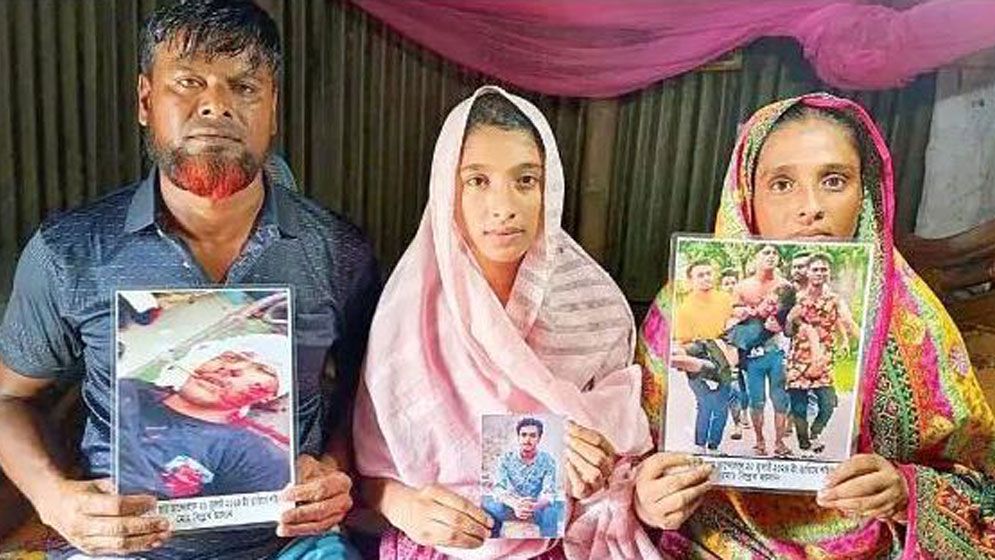 এখনও ছেলের পায়ের শব্দ পান শহীদ বিপ্লবের মা