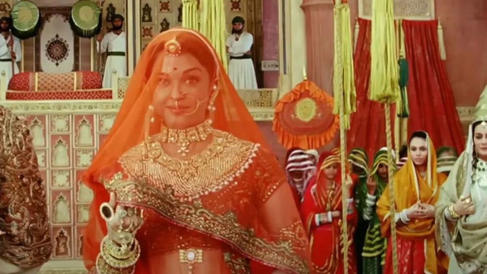 যোধা আকবরে কেন ২০০ কেজি সোনা পরেছিলেন ঐশ্বরিয়া