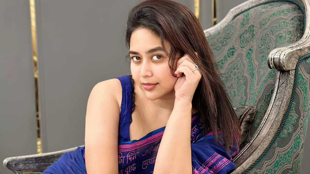 ‘খুব মিষ্টি লাগছে’— ভাবনার ছবির নিচে কমেন্ট