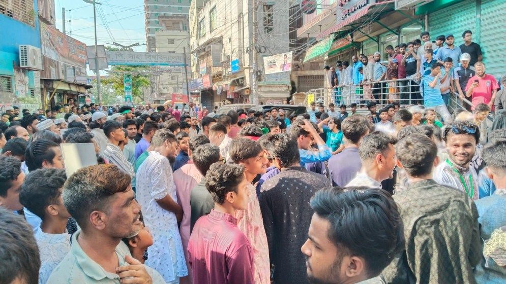 নারায়ণগঞ্জে এনসিপির পদযাত্রায় মিছিল নিয়ে জড়ো হচ্ছেন নেতাকর্মীরা