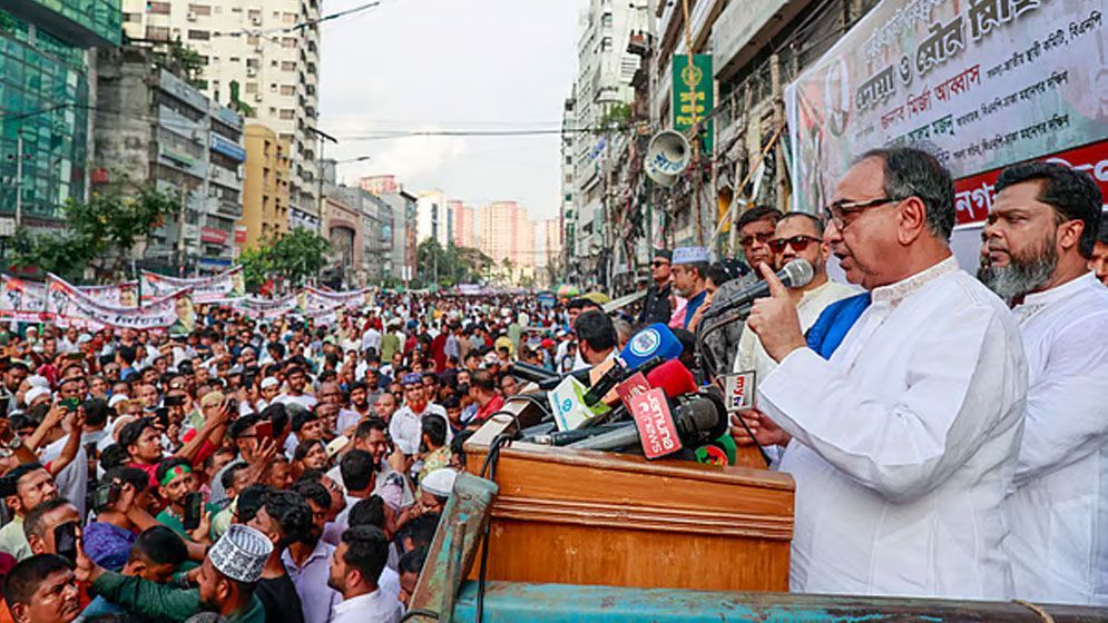 জুলাইকে পুঁজি করে সুবিধা নিচ্ছে কয়েকটি দল