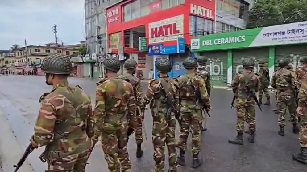 গোপালগঞ্জে কারফিউ বহাল