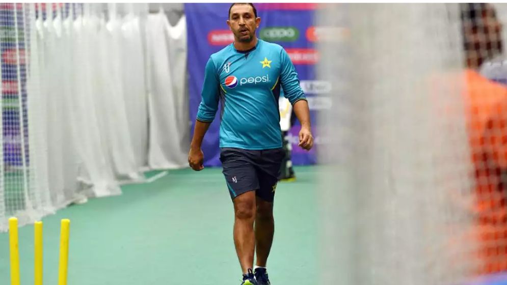 আজহারকে নিয়ে বিপদে পাকিস্তান