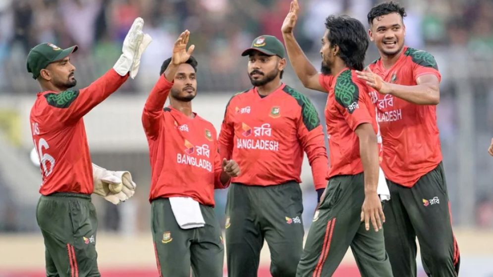 ম্যাচ জয়ে সতীর্থদের প্রশংসা করলেন অধিনায়ক