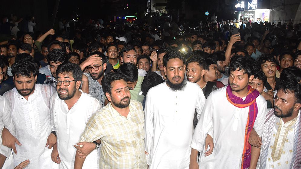 আমাদের ওপর বিভিন্ন জায়গা থেকে বাধা আসছে: নাহিদ ইসলাম