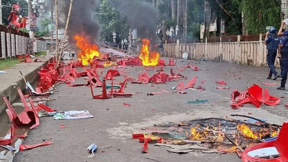গোপালগঞ্জের তাণ্ডব আ.লীগের ফাঁদ