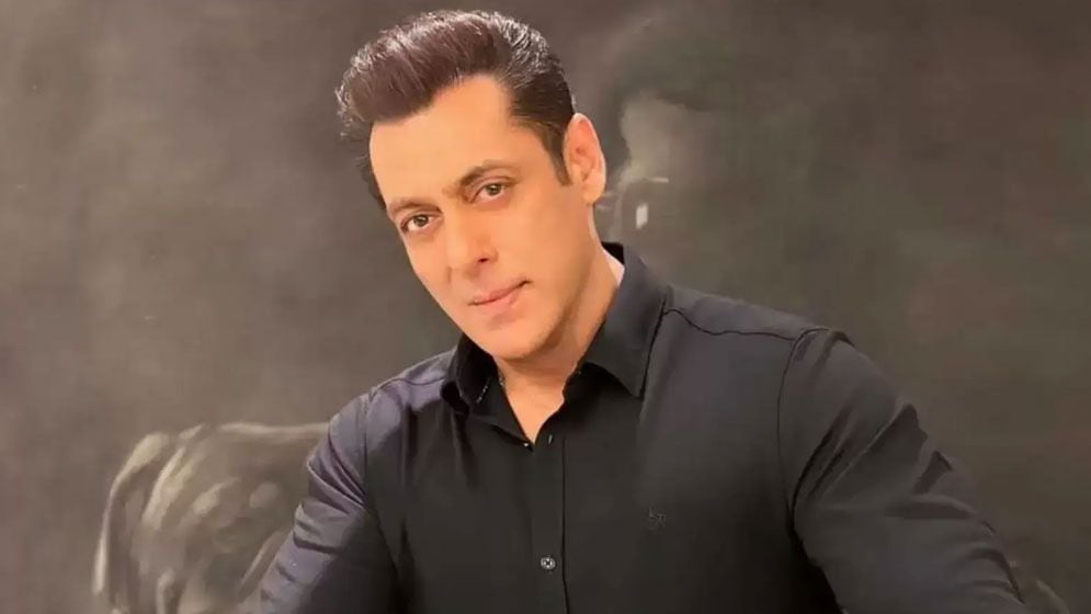 সালমান খানের মাথায় লাল দাগওয়ালা ট্রেন্ড, অভিনেতাকে নিয়ে কোন রহস্য