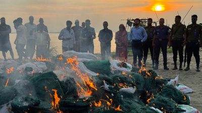 দোহারে কোটি টাকা মূল্যের নিষিদ্ধ চায়না জাল পুড়িয়ে ধ্বংস