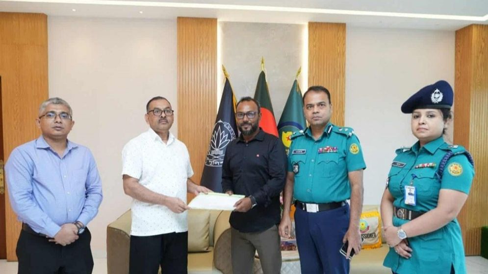 কিংসের সহকারী কোচ এসএম আসিফুজ্জামান হলেন পুলিশ ফুটবল ক্লাবের প্রধান কোচ। সংগৃহীত ছবি