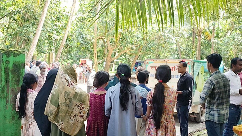 মাইলস্টোনের শিক্ষার্থী সায়ানের মৃত্যু, লক্ষ্মীপুরের বাড়িতে শোকের মাতম