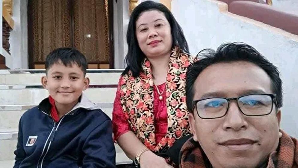 উজ্জ্বল ভবিষ্যৎ গঠনে পাঠানো একমাত্র ছেলের লাশ নিয়ে ফিরলেন বাবা-মা