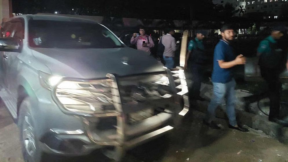 ৯ ঘণ্টা অবরুদ্ধ থাকার পর মাইলস্টোন থেকে বের হলেন দুই উপদেষ্টা-প্রেস সচিব