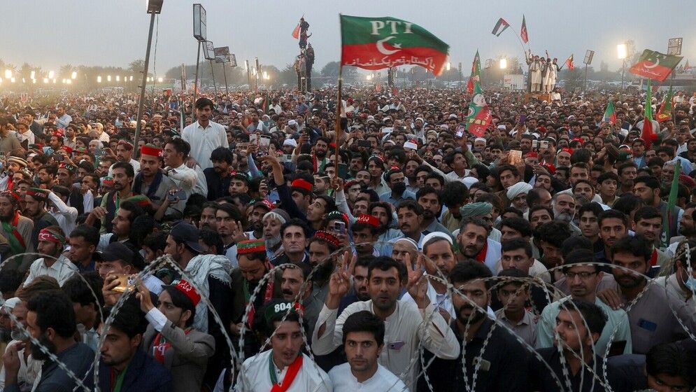 পাকিস্তানে পিটিআইয়ের ওপর দমন-পীড়ন, ডজনের বেশি নেতার ১০ বছর কারাদণ্ড