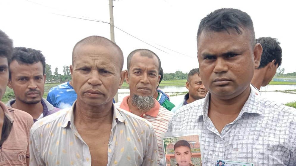 ৩৭তম বিয়ের পাত্রী দেখতে এসে ধরা দুই ব্যক্তি