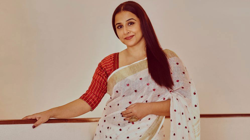 ‘আপনার কি কোনো প্রেমিকা নেই’ অপরিচ্ছন্ন সহ-অভিনেতাকে দেখে নায়িকার প্রশ্ন!