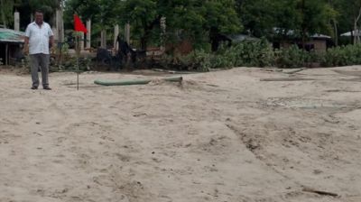 চকরিয়ার সরকারি বালুমহাল দখলদারের হাতে! পতাকা অপসারণ