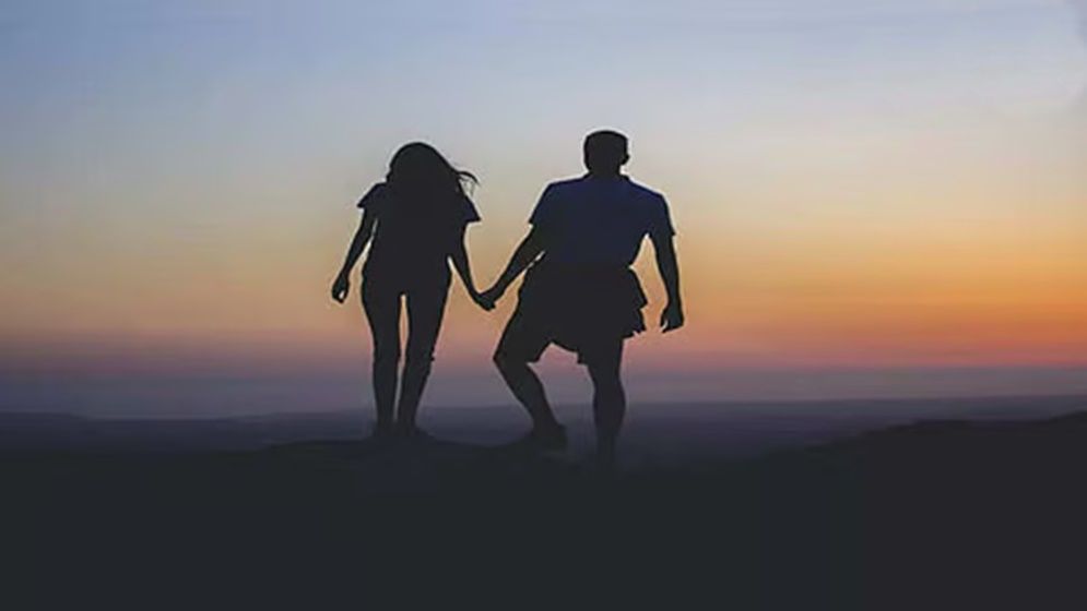 ভালোবাসার মানুষ মিথ্যা বলছে কিনা, বুঝবেন যে ৫ উপায়ে