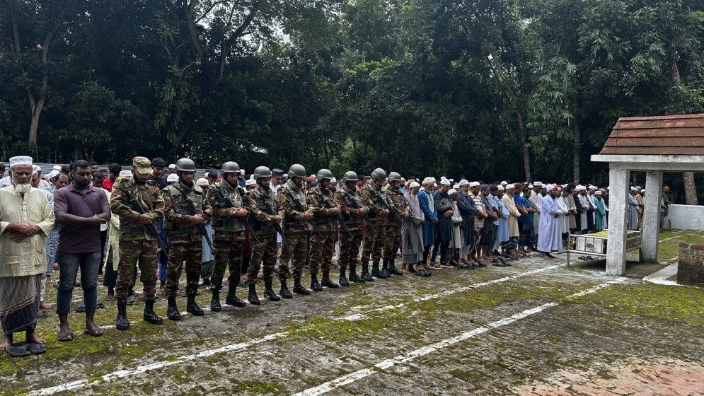 গ্রামের বাড়িতে চিরনিদ্রায় শায়িত রাইসা