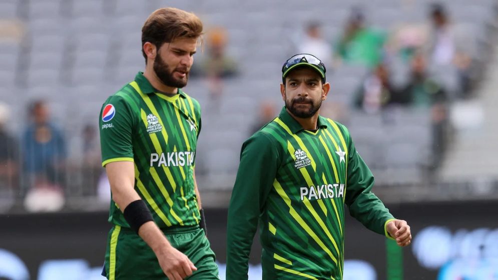 বাংলাদেশের কাছে হেরে তারকা পেসারদের দলে ফেরাল পাকিস্তান