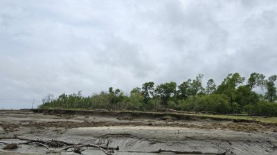 নোয়াখালীর উপকূলে ভাঙনে নিঃস্ব মানুষ