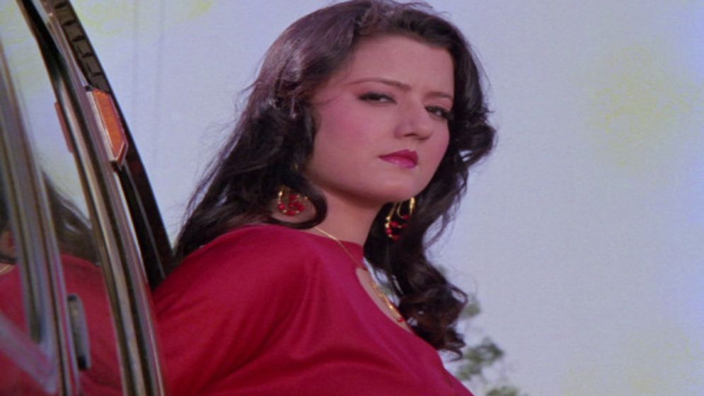 এক মাফিয়ার কারণে হারিয়ে গেছেন জেসমিন