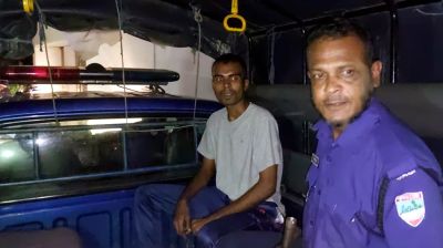 মাগুরায় ব্যবসায়ীকে গলাকেটে হত্যা, রক্তমাখা ছুরিসহ যুবক আটক