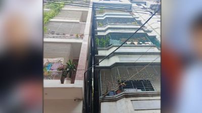ডেমরায় ৬ তলা ভবন হেলে পড়েছে
