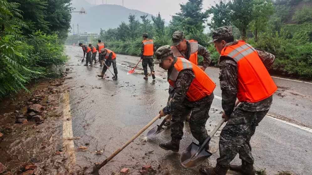 চীনে প্রবল বৃষ্টিতে ৪ জনের মৃত্যু, নিখোঁজ ৮