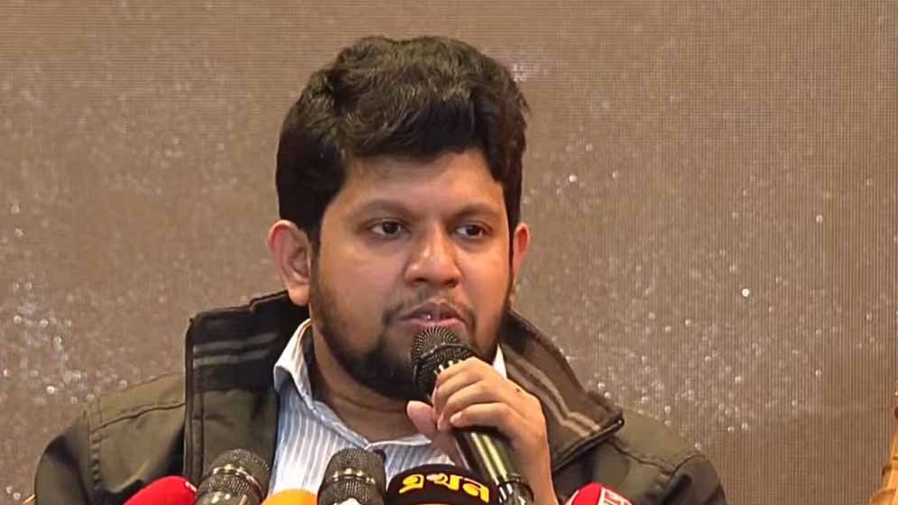 ‘নূতন দলের মহারথী’র জায়গায় এডিট করে মাহফুজ লিখলেন ‘বিভিন্ন দলের মহারথী’