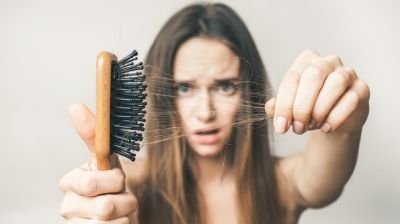 মানসিক চাপ পড়ে চুল