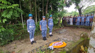 বিমান দুর্ঘটনায় নিহত সায়ানের কবরে বিমানবাহিনীর শ্রদ্ধা