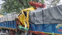 দাঁড়িয়ে থাকা ট্রাকে অপর ট্রাকের ধাক্কা, নিহত ১