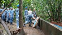 মাইলস্টোনে বিমান বিধ্বস্তে নিহত প্রিয়ার কবরে বিমান বাহিনীর শ্রদ্ধা