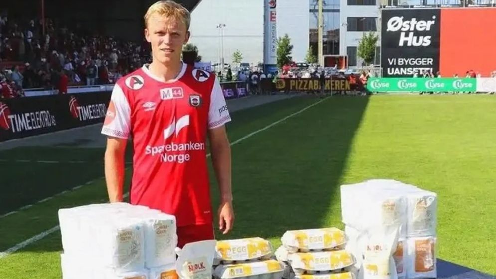 ম্যাচসেরা হয়ে ফুটবলার পেলেন ১০০ ডিম, ২০ লিটার দুধ