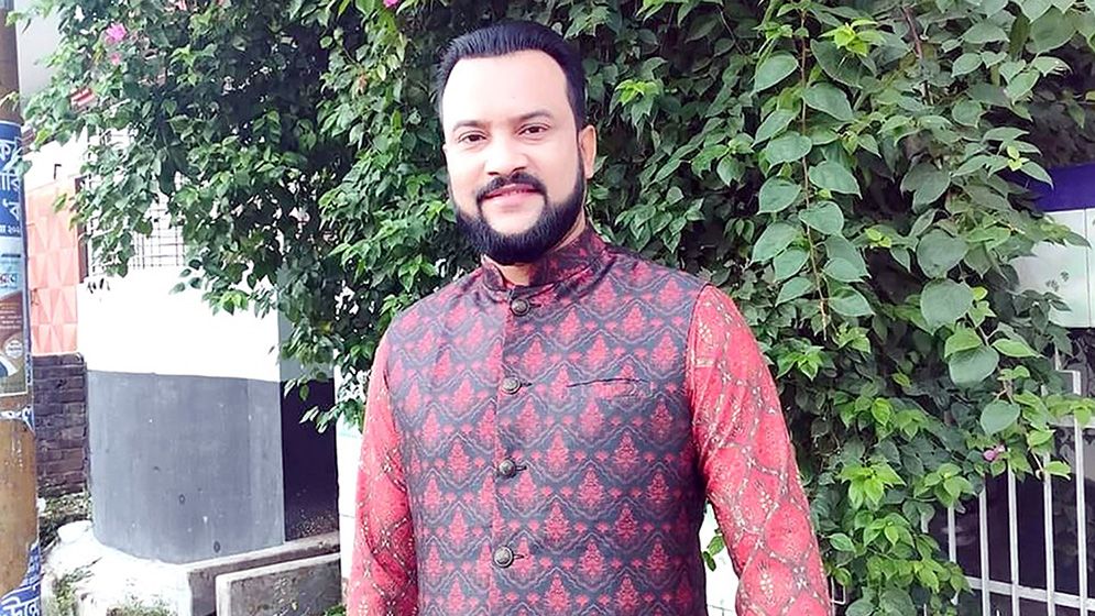 রিকশাচালককে পিটিয়েও পার পেয়ে গেলেন সমাজসেবা কর্মকর্তা
