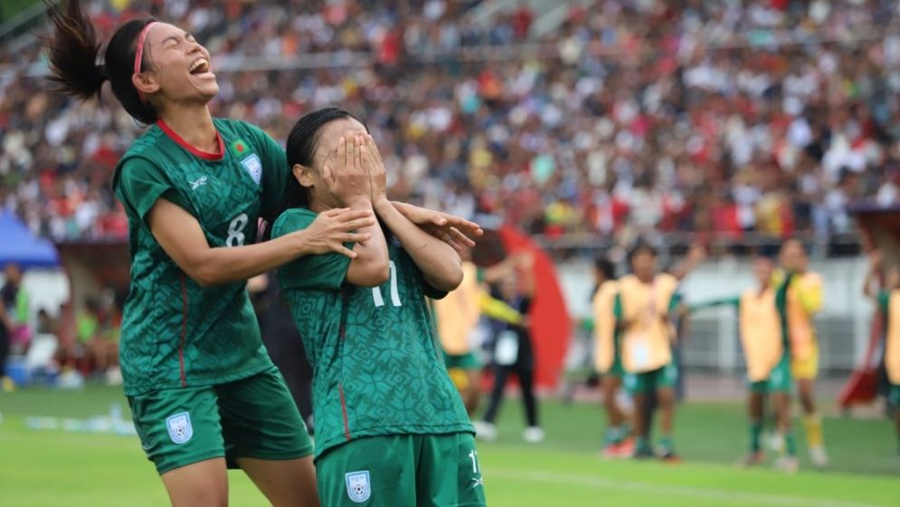 ‘অবহেলিত’ নারী ফুটবলে এবার নজর পড়বে তো বাফুফের?