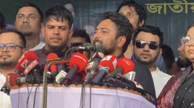 দুই ছাত্র উপদেষ্টার বিরুদ্ধে ষড়যন্ত্র  হচ্ছে: নাহিদ